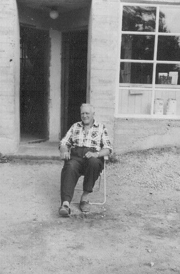 Andreas Bøen
Bildet er tatt utenfor verkstedet på Setskog ca. 1950
